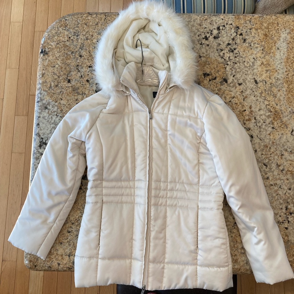 Jones New York ivory coat with faux fur hood